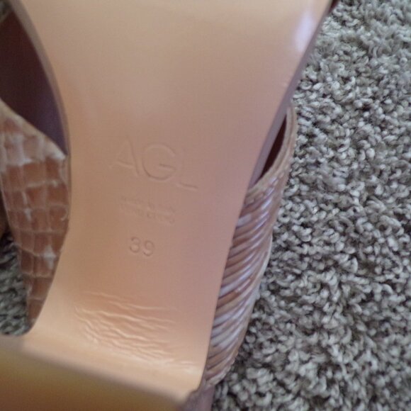 NIB AGL ITALIAN pink and white sandals 39 - Picture 6 of 11